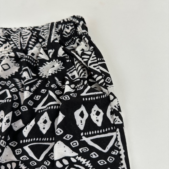 Leggings Womens Black White Geometric Pattern - Picture 4 of 8